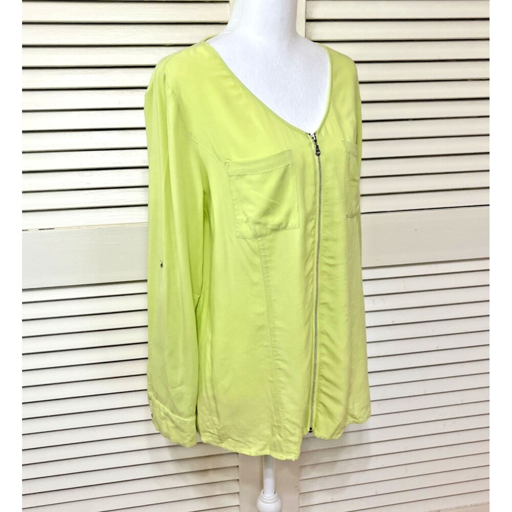 Soft Surroundings Womens M Citrus Lime Asymmetrical Zip Roll Tab Blouse